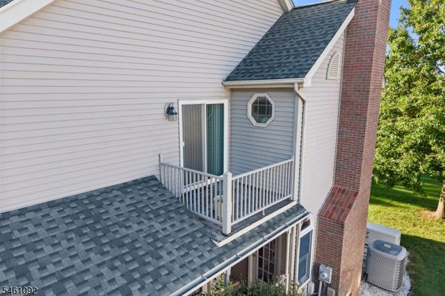 23 Milburn Dr, Hillsborough Twp., NJ 08844