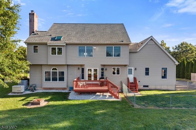 23 Milburn Dr, Hillsborough Twp., NJ 08844