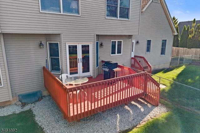 23 Milburn Dr, Hillsborough Twp., NJ 08844