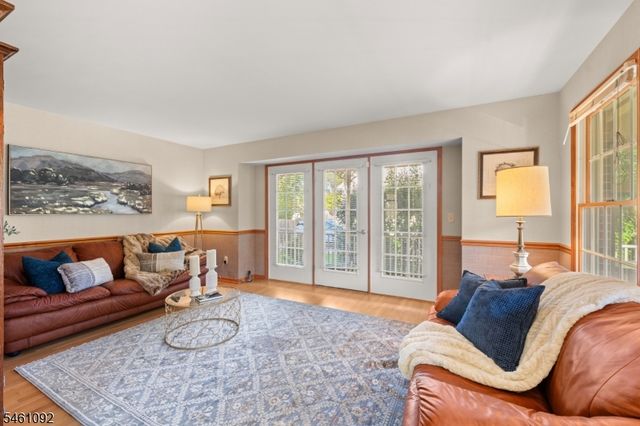 23 Milburn Dr, Hillsborough Twp., NJ 08844