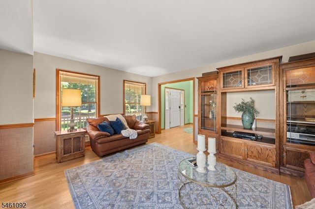 23 Milburn Dr, Hillsborough Twp., NJ 08844