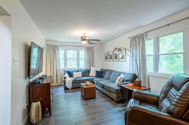 2713 SQUIRE CIR, Columbia, MO 65202