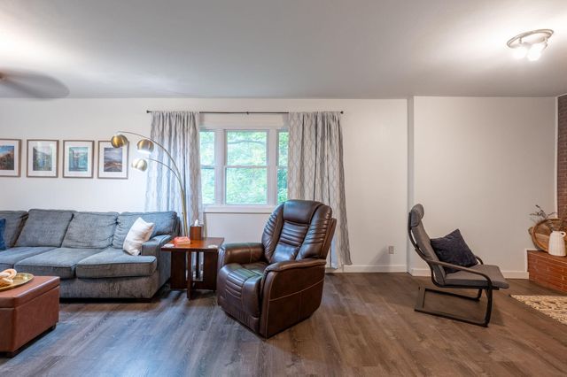 2713 SQUIRE CIR, Columbia, MO 65202