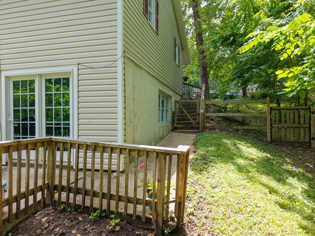 2713 SQUIRE CIR, Columbia, MO 65202