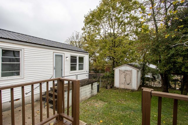 694 Higgins Avenue, Paris, KY 40361