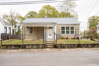 694 Higgins Avenue, Paris, KY 40361