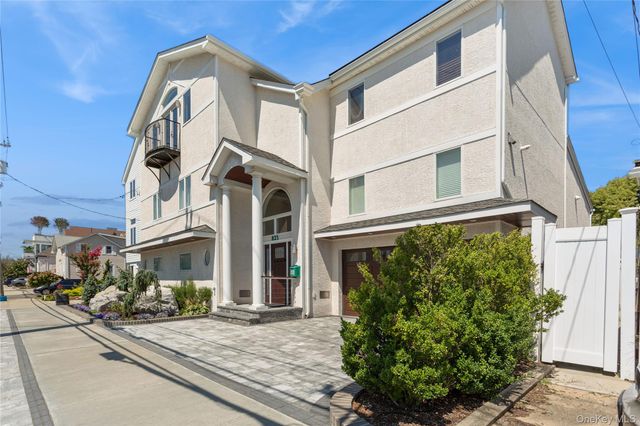 821 W Park Avenue, Long Beach, NY 11561