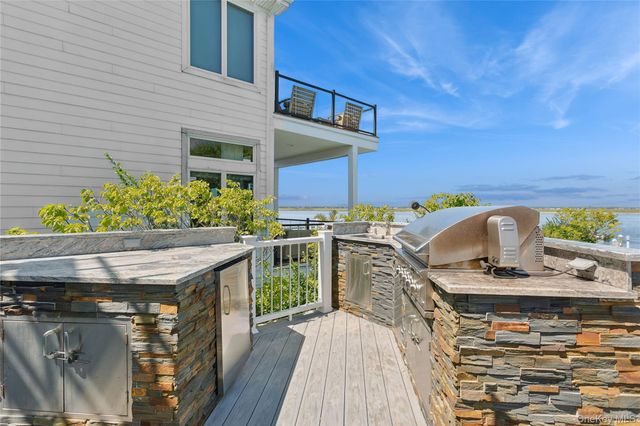 821 W Park Avenue, Long Beach, NY 11561