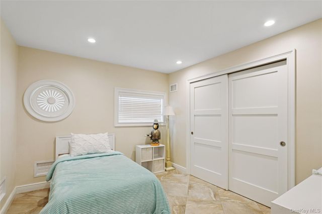 821 W Park Avenue, Long Beach, NY 11561