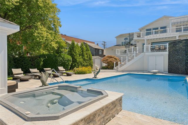 821 W Park Avenue, Long Beach, NY 11561