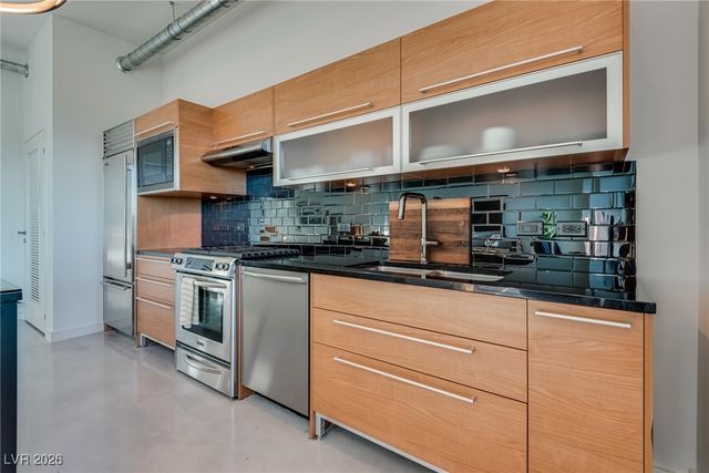 200 Hoover Avenue 1502, Las Vegas, NV 89101