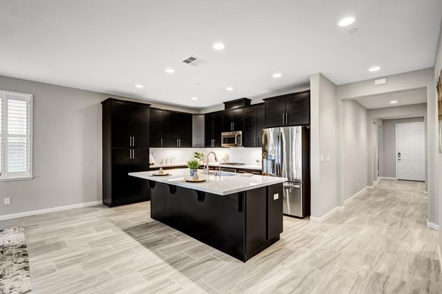 8609 Arcos Way, Elk Grove, CA 95757
