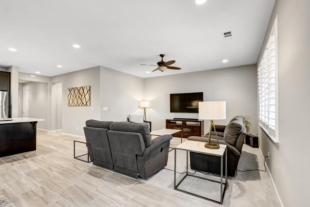 8609 Arcos Way, Elk Grove, CA 95757