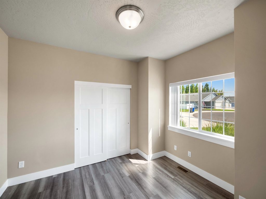 8428 N Mayfair St, Spokane, WA 99208 photo 3