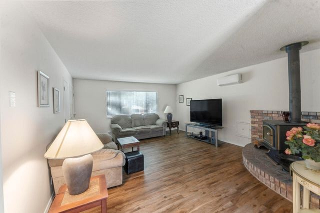 580 Portland Avenue, Grants Pass, OR 97526