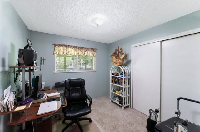 580 Portland Avenue, Grants Pass, OR 97526