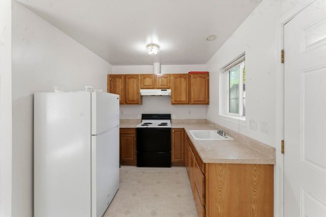 580 Portland Avenue, Grants Pass, OR 97526