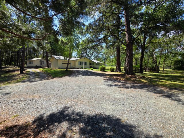 580 Portland Avenue, Grants Pass, OR 97526