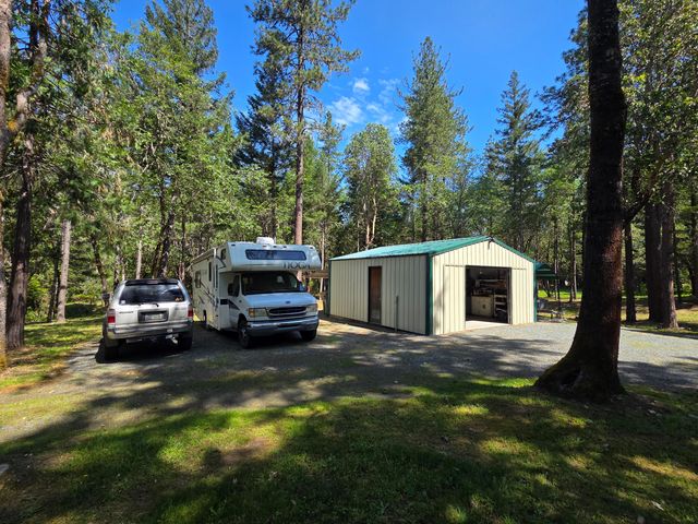 580 Portland Avenue, Grants Pass, OR 97526