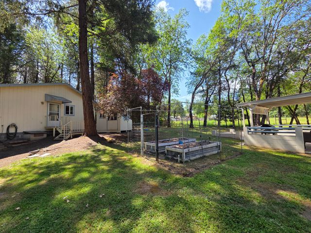 580 Portland Avenue, Grants Pass, OR 97526