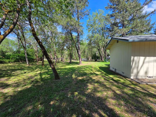 580 Portland Avenue, Grants Pass, OR 97526