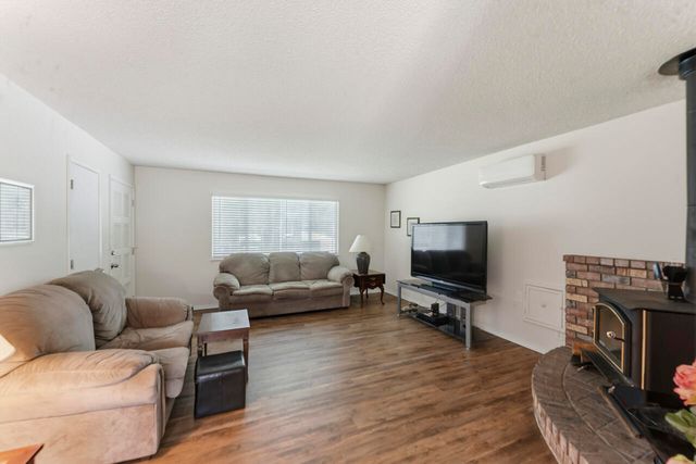 580 Portland Avenue, Grants Pass, OR 97526