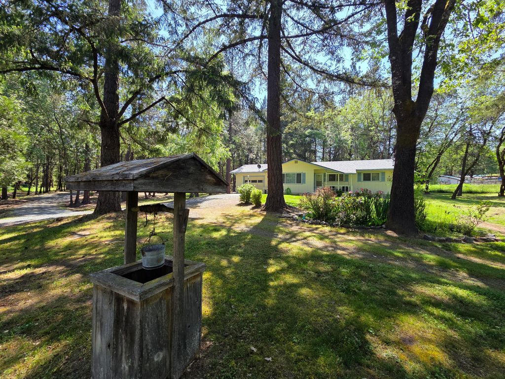 580 Portland Avenue, Grants Pass, OR 97526