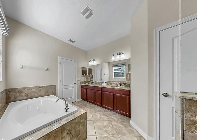 2415 CUMBERLAND CLIFF DRIVE, Ruskin, FL 33570