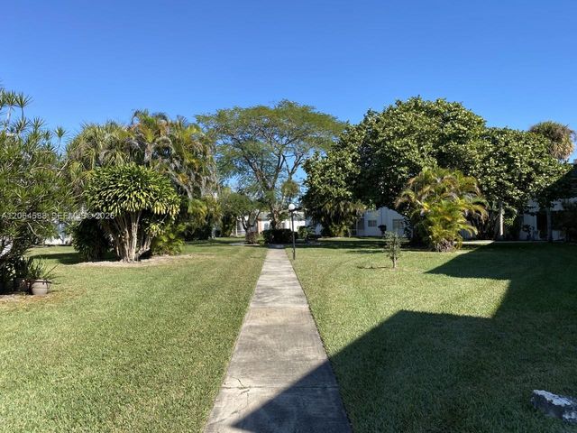 6505 Winfield Boulevard B-19, Margate, FL 33063