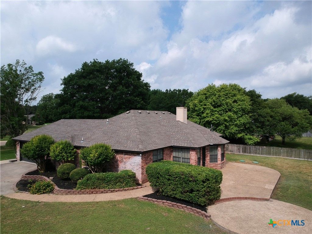 2216 Smith Bluff Road, Salado, TX 76571