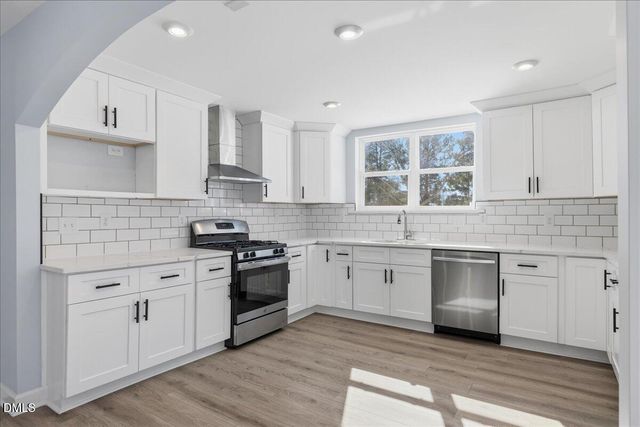 305 W Canary Street, Dunn, NC 28334