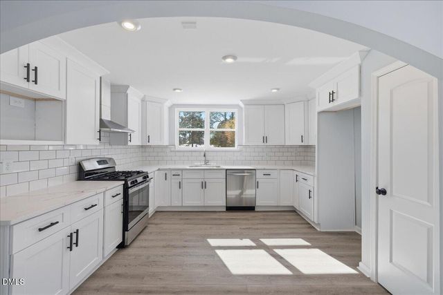 305 W Canary Street, Dunn, NC 28334