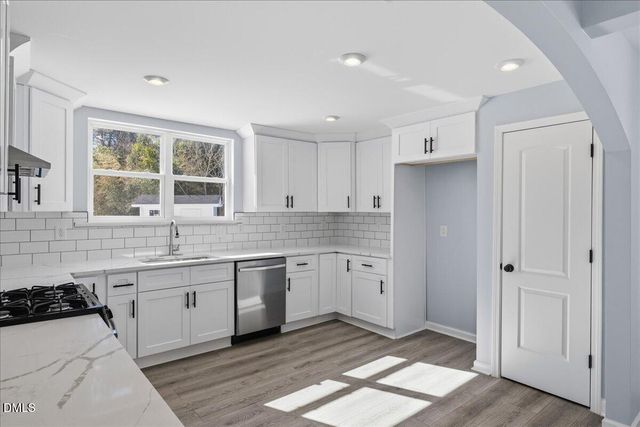 305 W Canary Street, Dunn, NC 28334