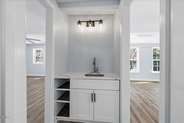 305 W Canary Street, Dunn, NC 28334