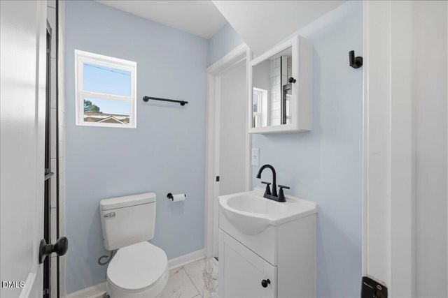 305 W Canary Street, Dunn, NC 28334