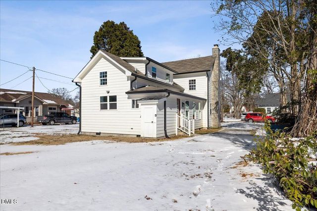 305 W Canary Street, Dunn, NC 28334