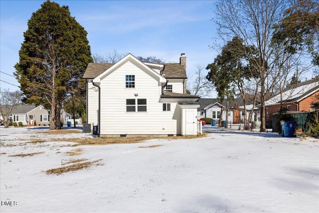 305 W Canary Street, Dunn, NC 28334