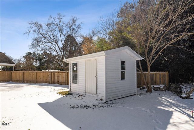 305 W Canary Street, Dunn, NC 28334