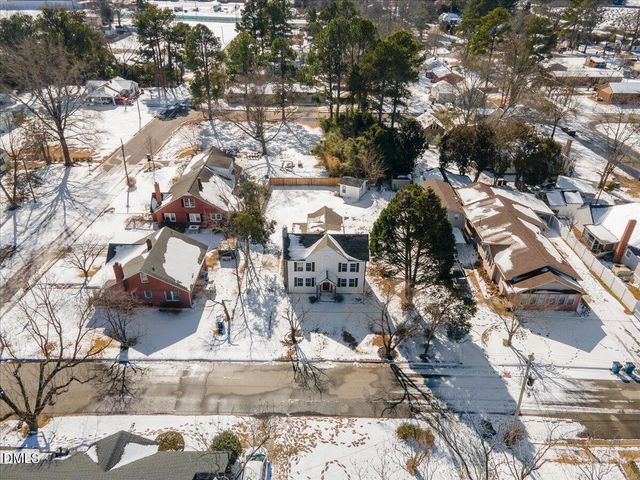 305 W Canary Street, Dunn, NC 28334