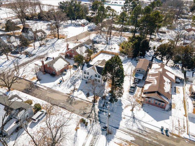 305 W Canary Street, Dunn, NC 28334