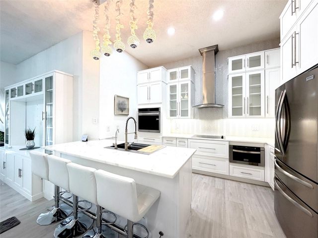 724 CORAL REEF DRIVE, Tampa, FL 33602