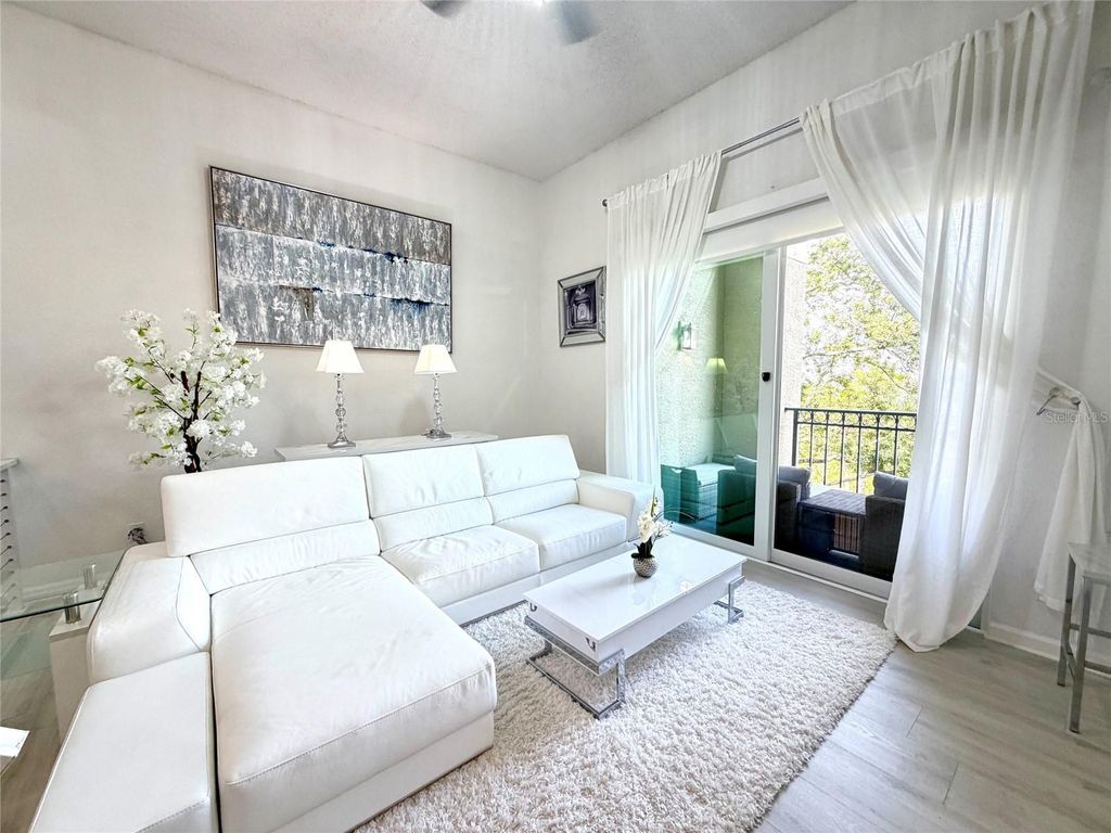 Image 14 of property listing at 724 CORAL REEF DRIVE, Tampa, FL 33602
