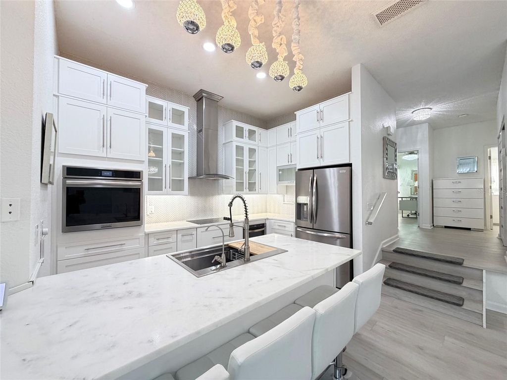 Image 18 of property listing at 724 CORAL REEF DRIVE, Tampa, FL 33602