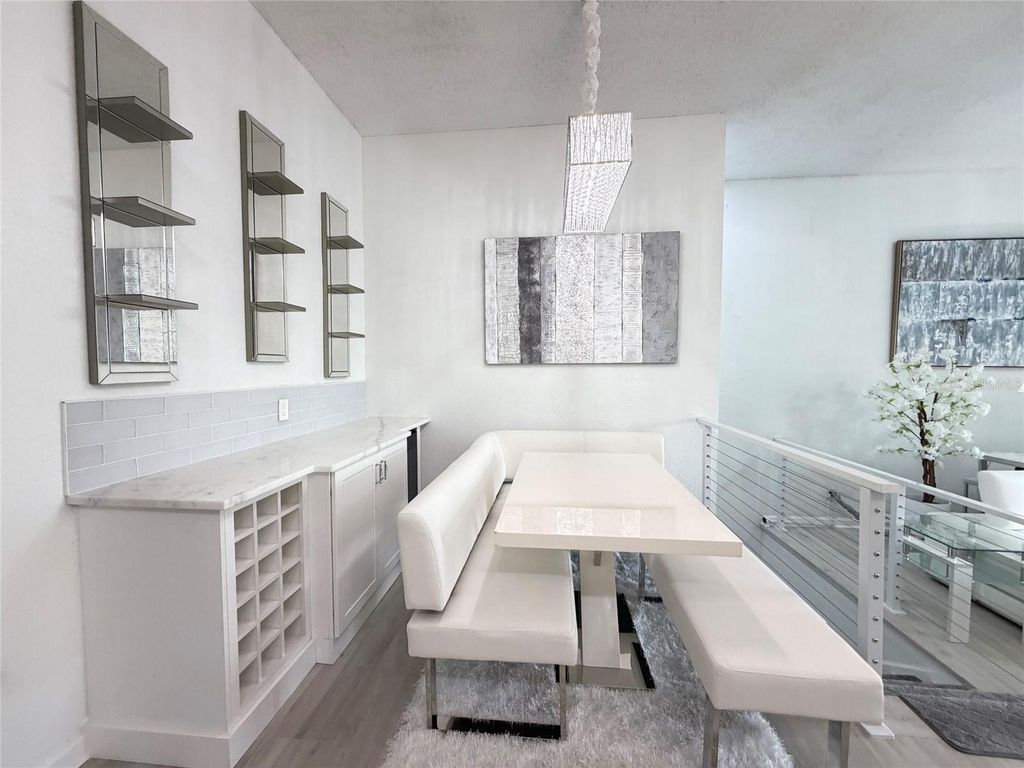Image 20 of property listing at 724 CORAL REEF DRIVE, Tampa, FL 33602