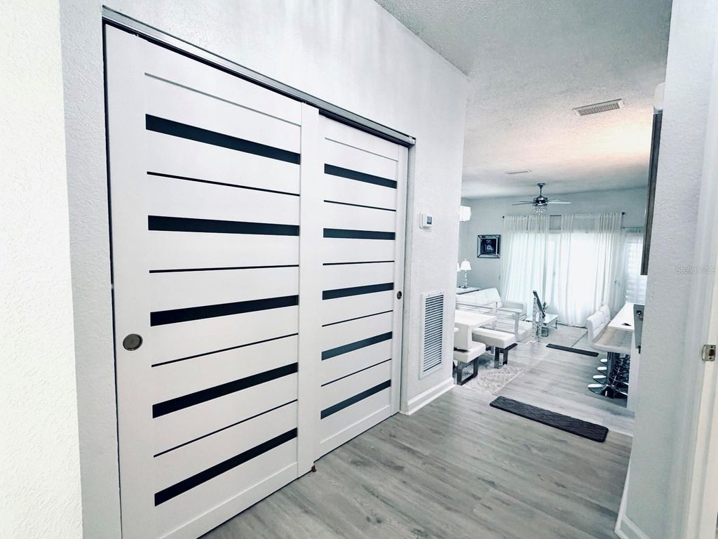 Image 21 of property listing at 724 CORAL REEF DRIVE, Tampa, FL 33602