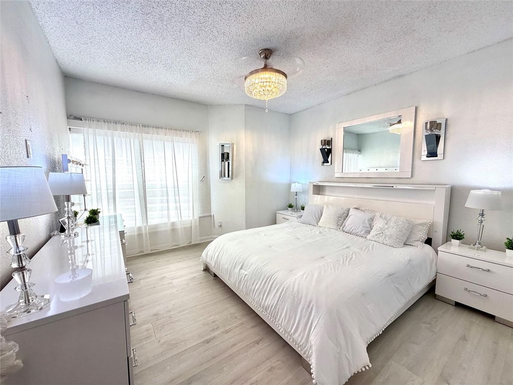 Image 23 of property listing at 724 CORAL REEF DRIVE, Tampa, FL 33602