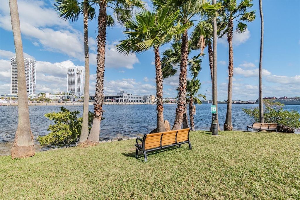 Image 45 of property listing at 724 CORAL REEF DRIVE, Tampa, FL 33602
