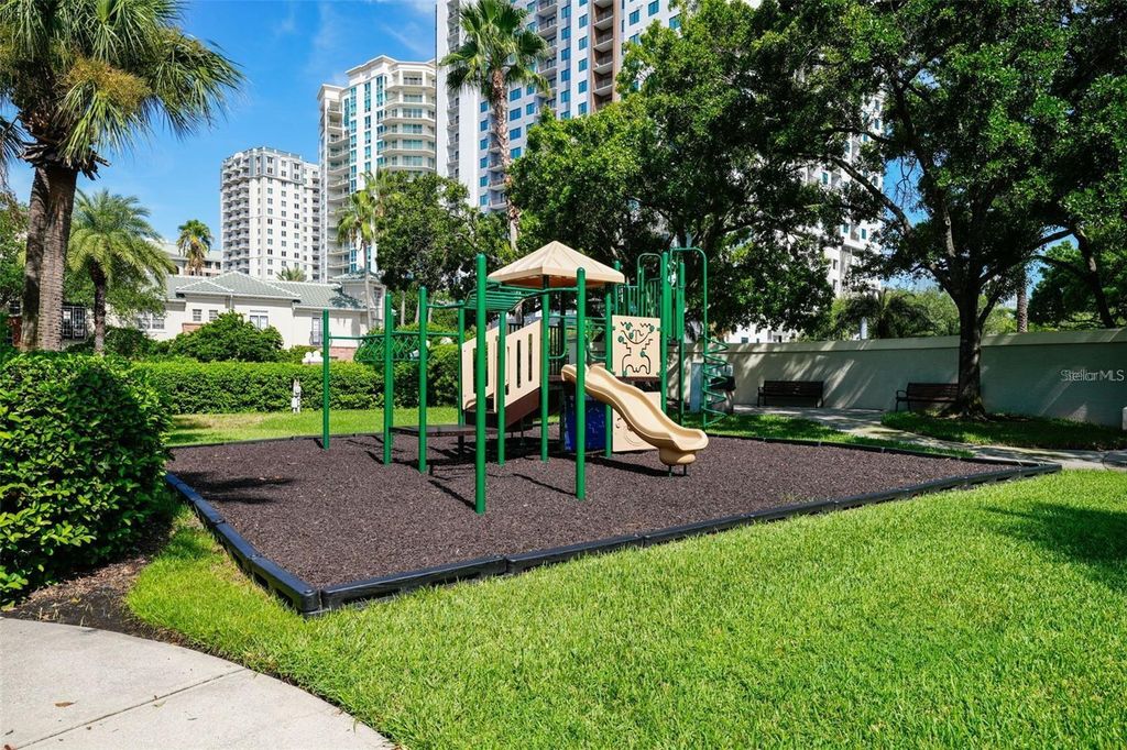 Image 48 of property listing at 724 CORAL REEF DRIVE, Tampa, FL 33602