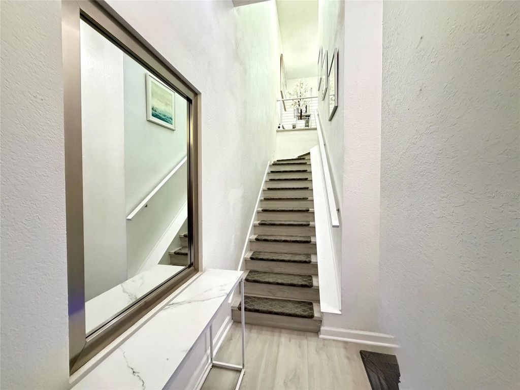 Image 8 of property listing at 724 CORAL REEF DRIVE, Tampa, FL 33602