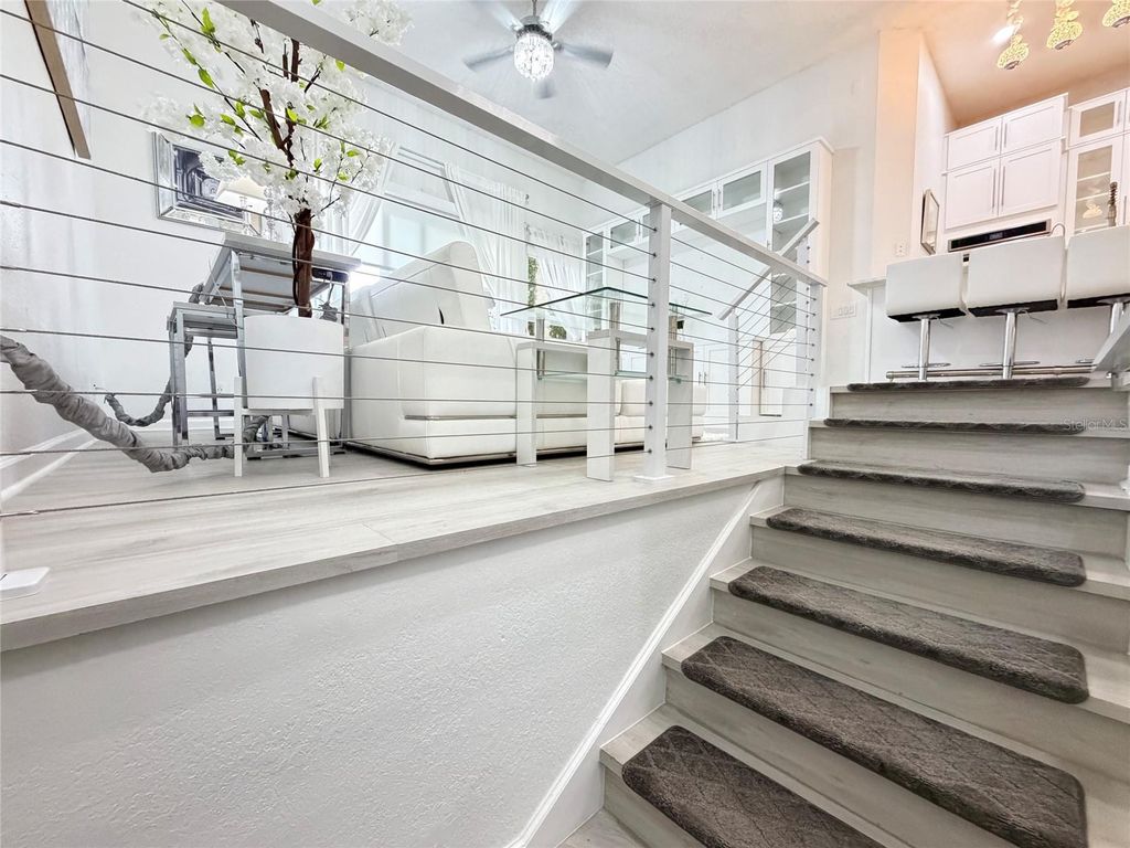 Image 9 of property listing at 724 CORAL REEF DRIVE, Tampa, FL 33602
